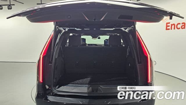 Cadillac Escalade 2023 — фото 20 из 20