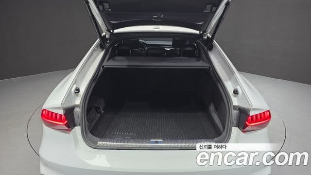 Audi A7 2022 — Şəkil 17/20