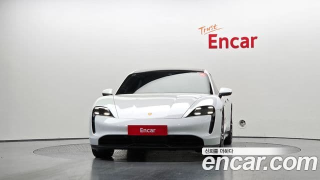 Porsche Taycan 2023 — Photo 7/20