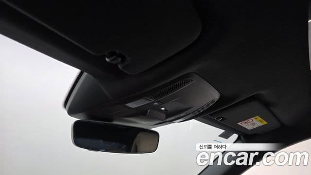 Porsche Taycan 2023 — Photo 17/20
