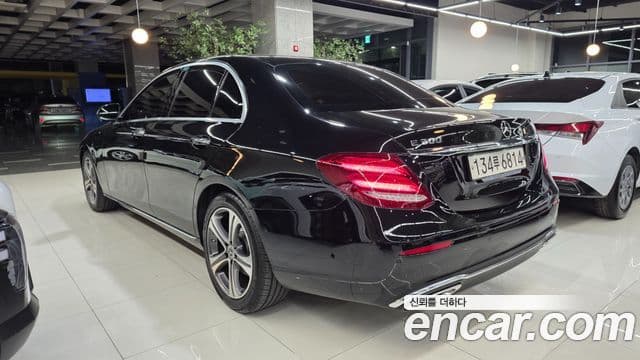 Mercedes-Benz E-Class 2020 — ფოტო 3/20