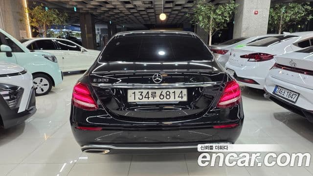 Mercedes-Benz E-Class 2020 — ფოტო 4/20