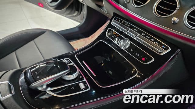 Mercedes-Benz E-Class 2020 — ფოტო 13/20