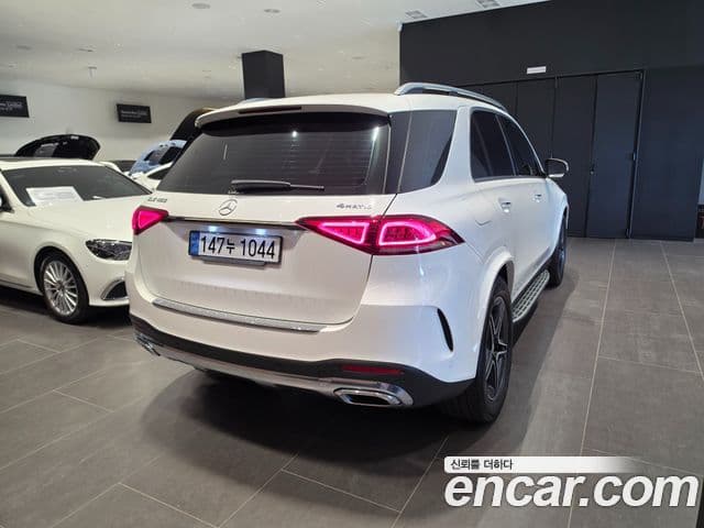 Mercedes-Benz GLE-Class 2021 — Фото 1/20