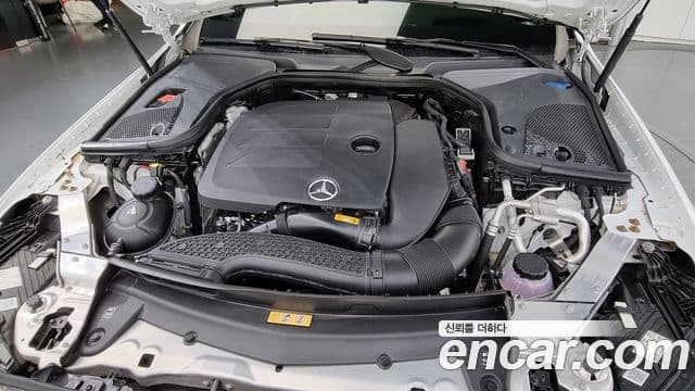Mercedes-Benz E-Class 2022 — Şəkil 18/19
