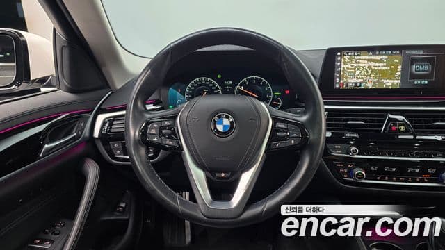 BMW 5 Series 2019 — Şəkil 13/20