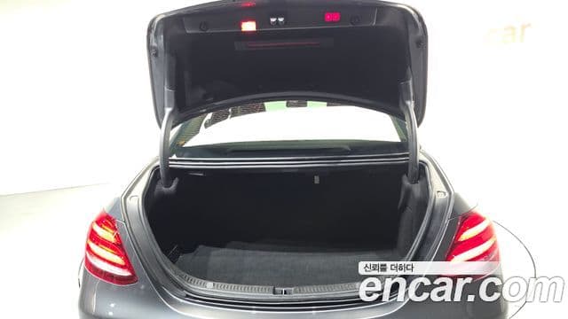 Mercedes-Benz E-Class 2018 — Şəkil 17/20