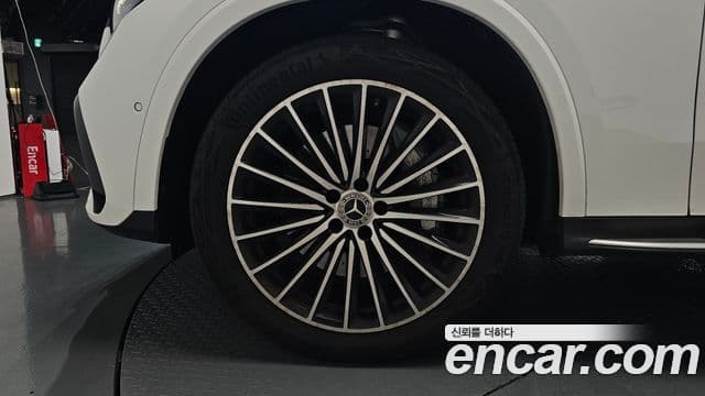 Mercedes-Benz GLC-Class 2025 — Photo 1/37