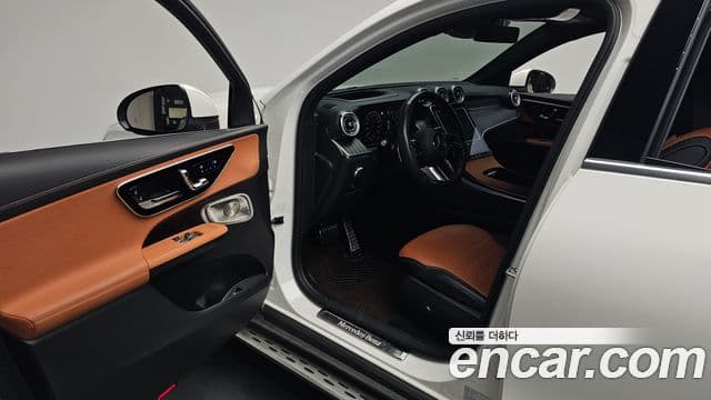 Mercedes-Benz GLC-Class 2025 — Photo 13/37