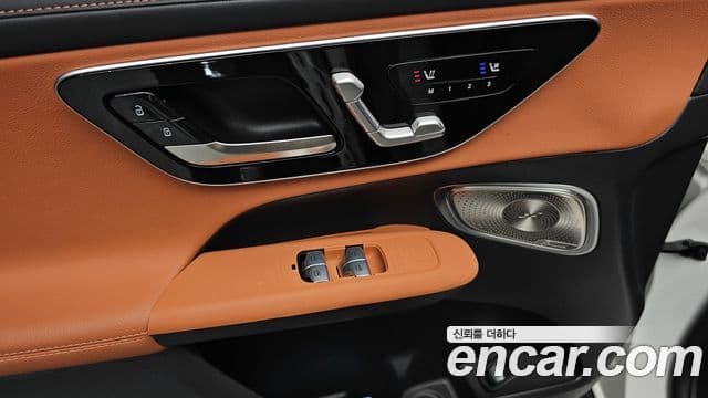 Mercedes-Benz GLC-Class 2025 — Photo 32/37