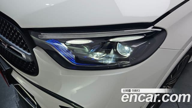 Mercedes-Benz GLC-Class 2025 — Photo 9/37