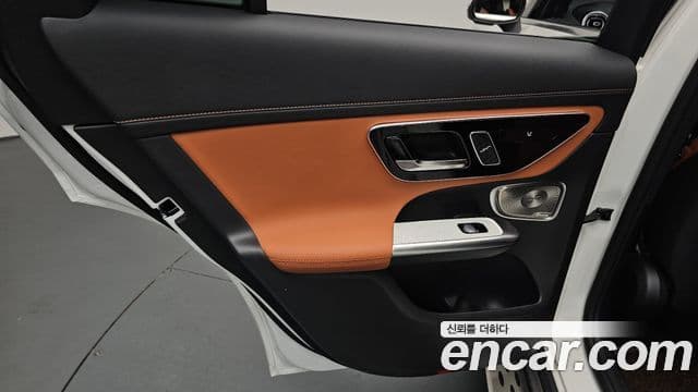 Mercedes-Benz GLC-Class 2025 — Photo 31/37