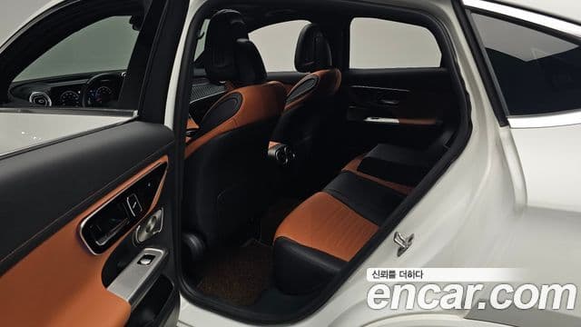 Mercedes-Benz GLC-Class 2025 — Photo 33/37