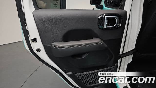 Jeep Wrangler 2021 — Photo 12/33