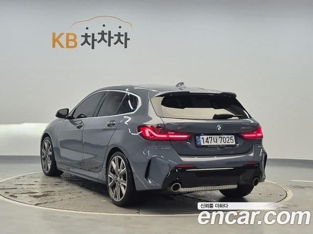 BMW 1 Series 2023 — ფოტო 1/18