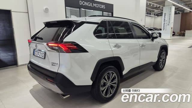 Toyota RAV4, 2025