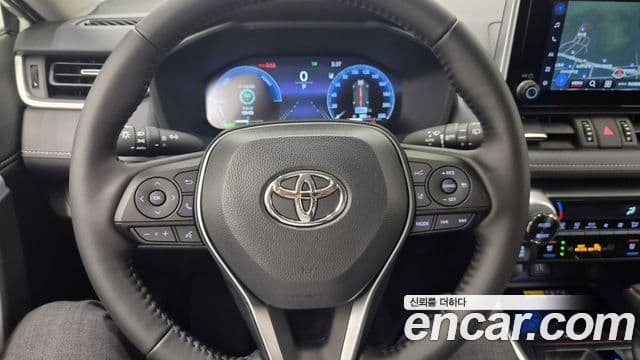 Toyota RAV4 2025 — фото 14 из 20