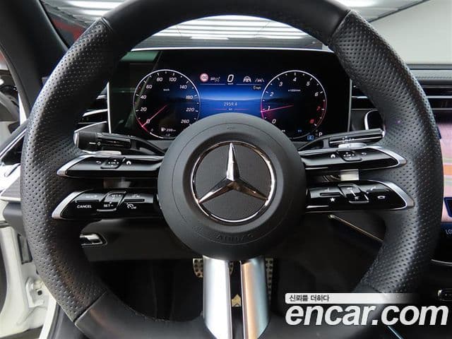 Mercedes-Benz E-Class 2025 — Фото 6/20