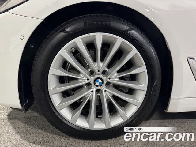BMW 5 Series 2022 — ფოტო 5/20
