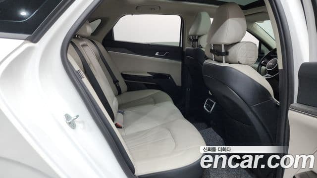 Kia K5 2023 — ფოტო 12/20