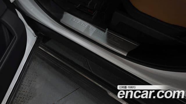 Land Rover Range Rover 2019 — ფოტო 18/20