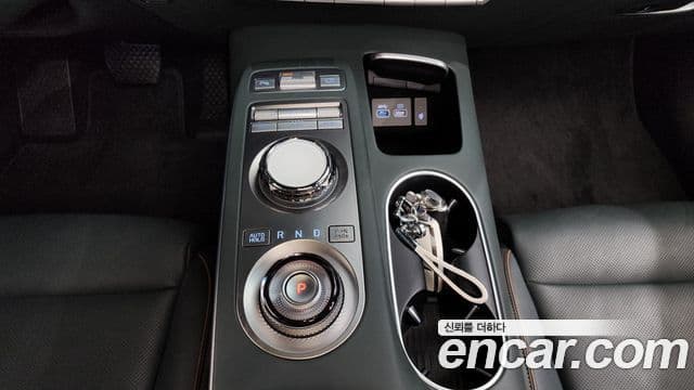 Genesis GV70 2024 — ფოტო 8/20