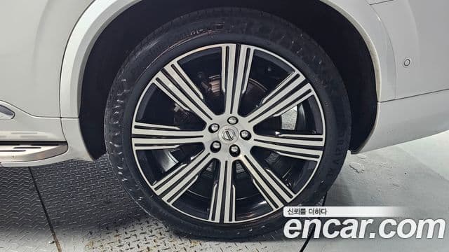Volvo XC90 2023 — фото 5 из 20