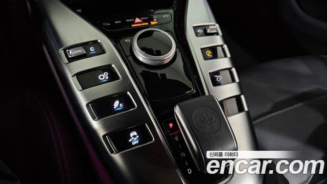 Mercedes-Benz AMG GT 2020 — Фото 9/20