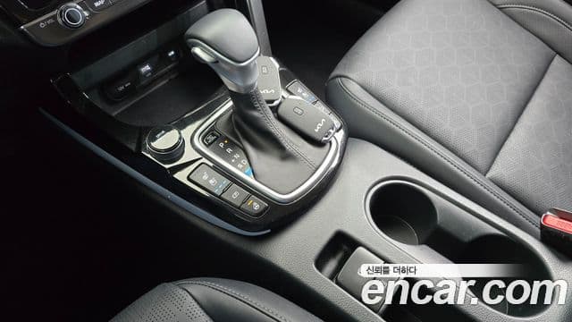Kia Seltos 2023 — Şəkil 9/20
