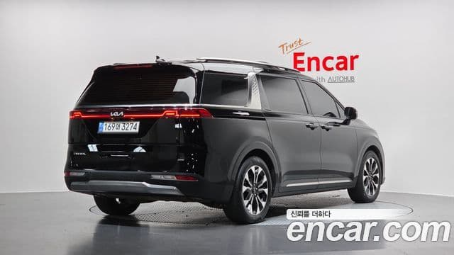 Kia Carnival 2022 — ფოტო 2/20