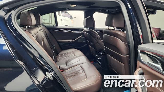 BMW 5 Series 2021 — ფოტო 10/20