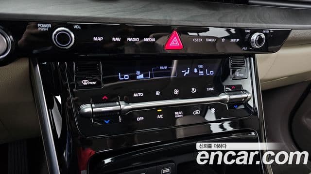 Kia Carnival 2022 — Şəkil 18/20