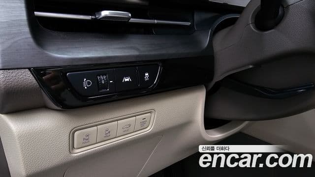 Kia Carnival 2022 — Şəkil 19/20
