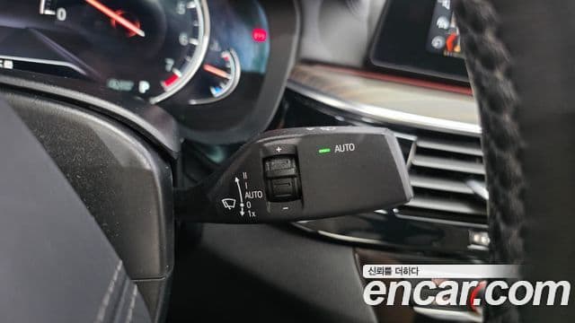 BMW 5 Series 2018 — фото 16 из 20
