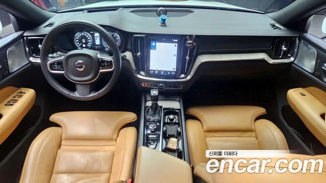 Volvo V60 Cross Country 2019 — Фото 7/20