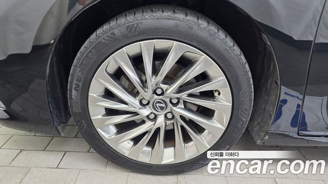Lexus ES300h 2021 — ფოტო 5/20