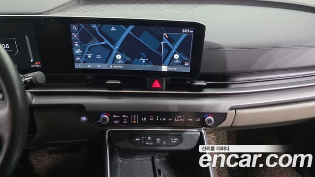 Kia Carnival 2023 — ფოტო 11/20