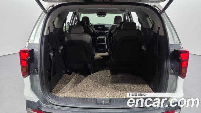 Kia Carnival 2023 — ფოტო 15/20