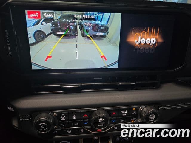 Jeep Wrangler 2025 — фото 8 из 20