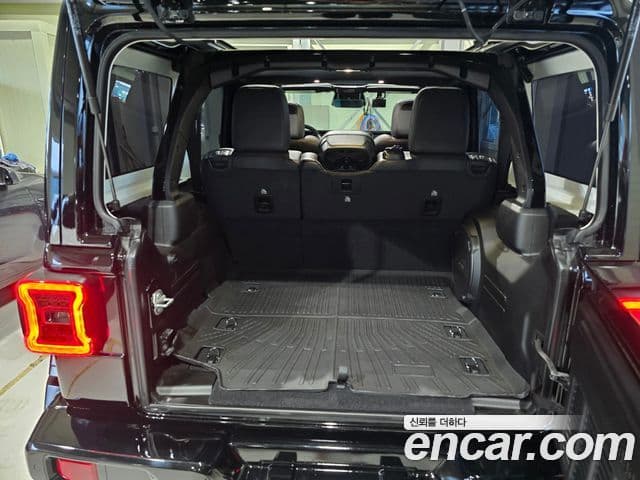 Jeep Wrangler 2025 — фото 15 из 20