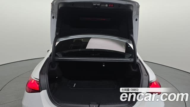 Mercedes-Benz E-Class 2024 — Şəkil 19/20