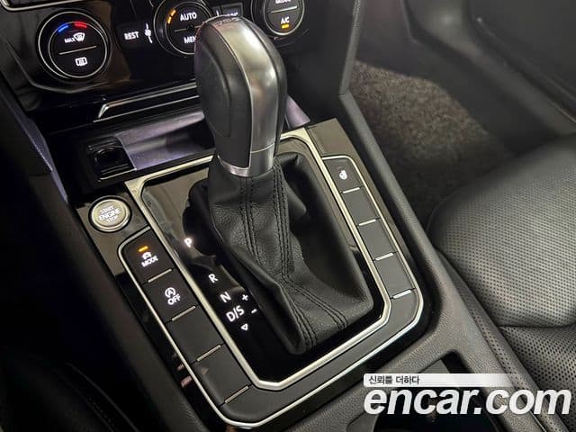 Volkswagen Arteon 2019 — ფოტო 14/20