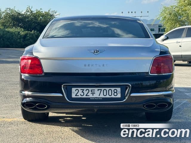 Bentley Flying Spur 2021 — ფოტო 3/20