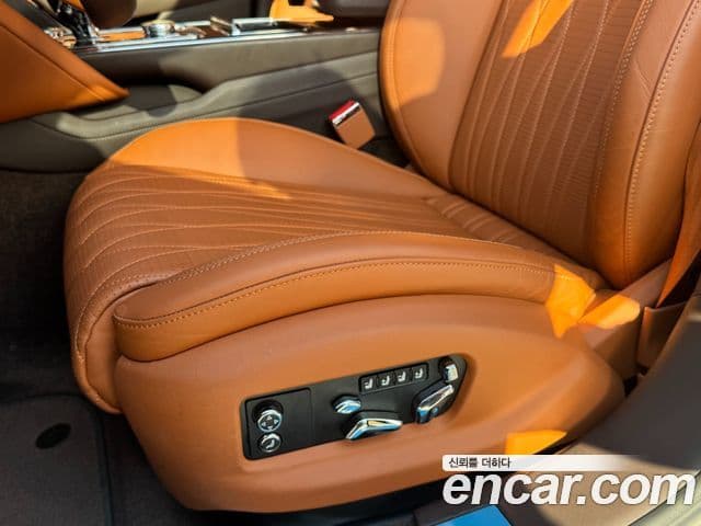 Bentley Flying Spur 2021 — ფოტო 8/20