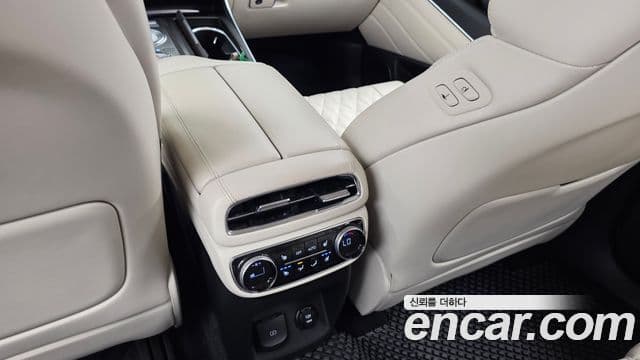 Genesis GV80 2020 — ფოტო 19/20
