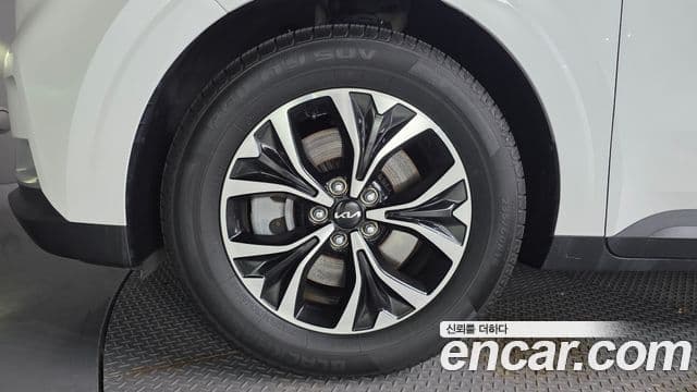 Kia Carnival 2023 — фото 5 из 20
