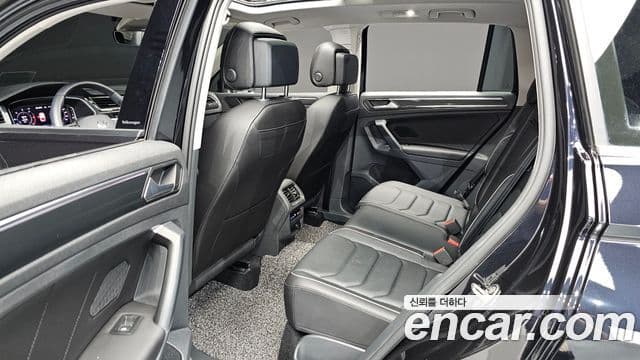 Volkswagen Tiguan 2021 — ფოტო 11/20