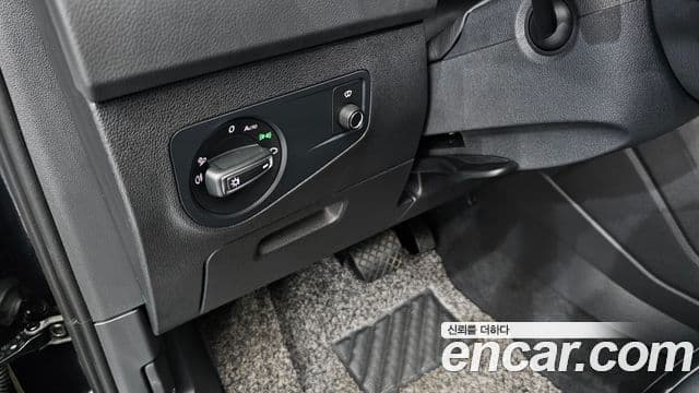 Volkswagen Tiguan 2021 — Photo 9/32