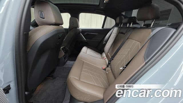 BMW 5 Series 2025 — ფოტო 12/20