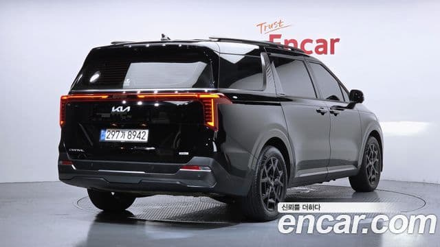 Kia Carnival 2024 — Şəkil 2/20
